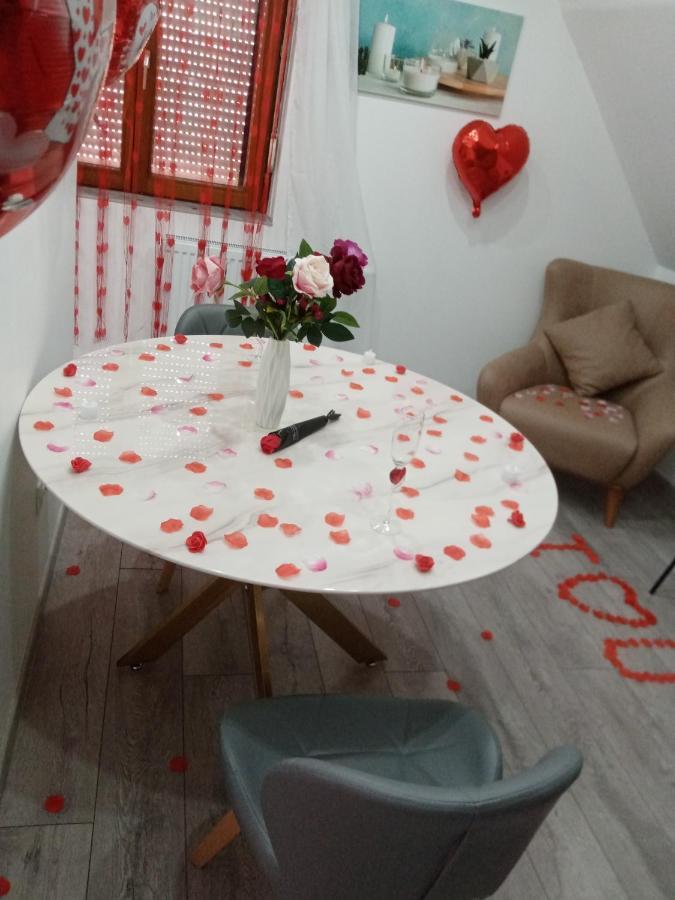 Studio Jacuzzi Au Centre กอลมาร์ ภายนอก รูปภาพ
